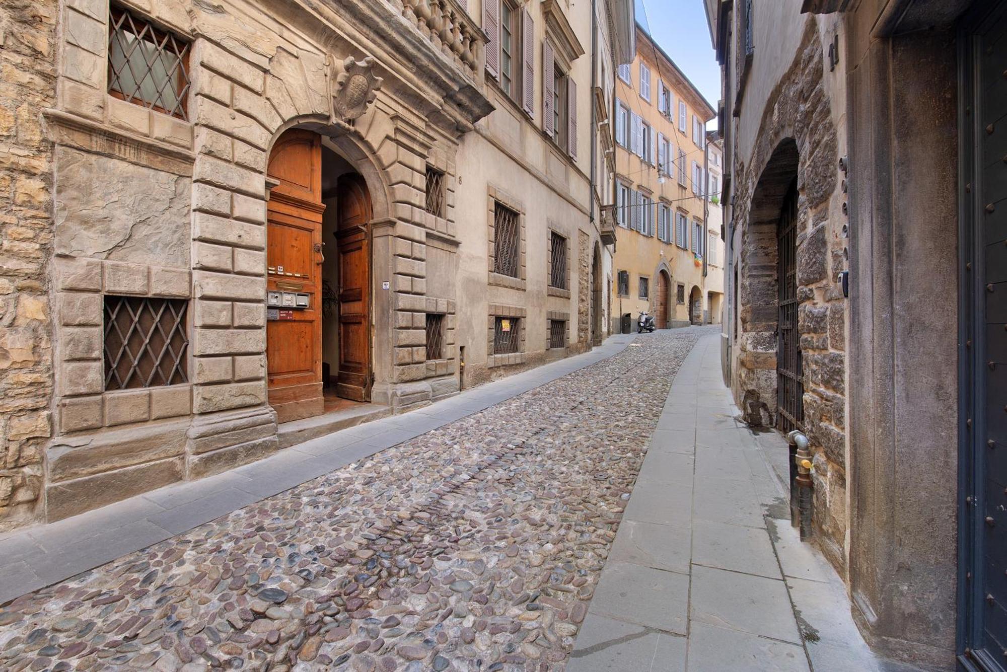 Penthouse In Citta Alta - Bergamo Lejlighed Eksteriør billede